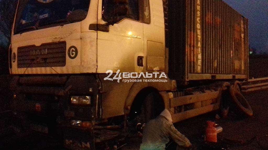 Замена ступичного подшипника MAN Замена ступичного подшипника тягача Ман